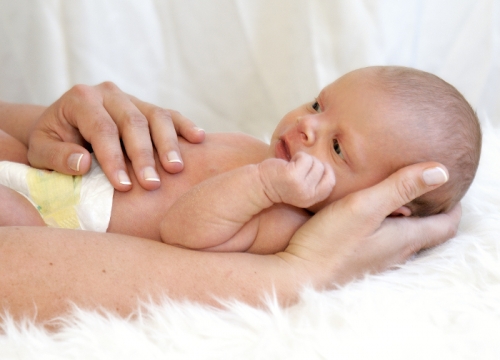 Cranio Sacrale Körperarbeit am Baby